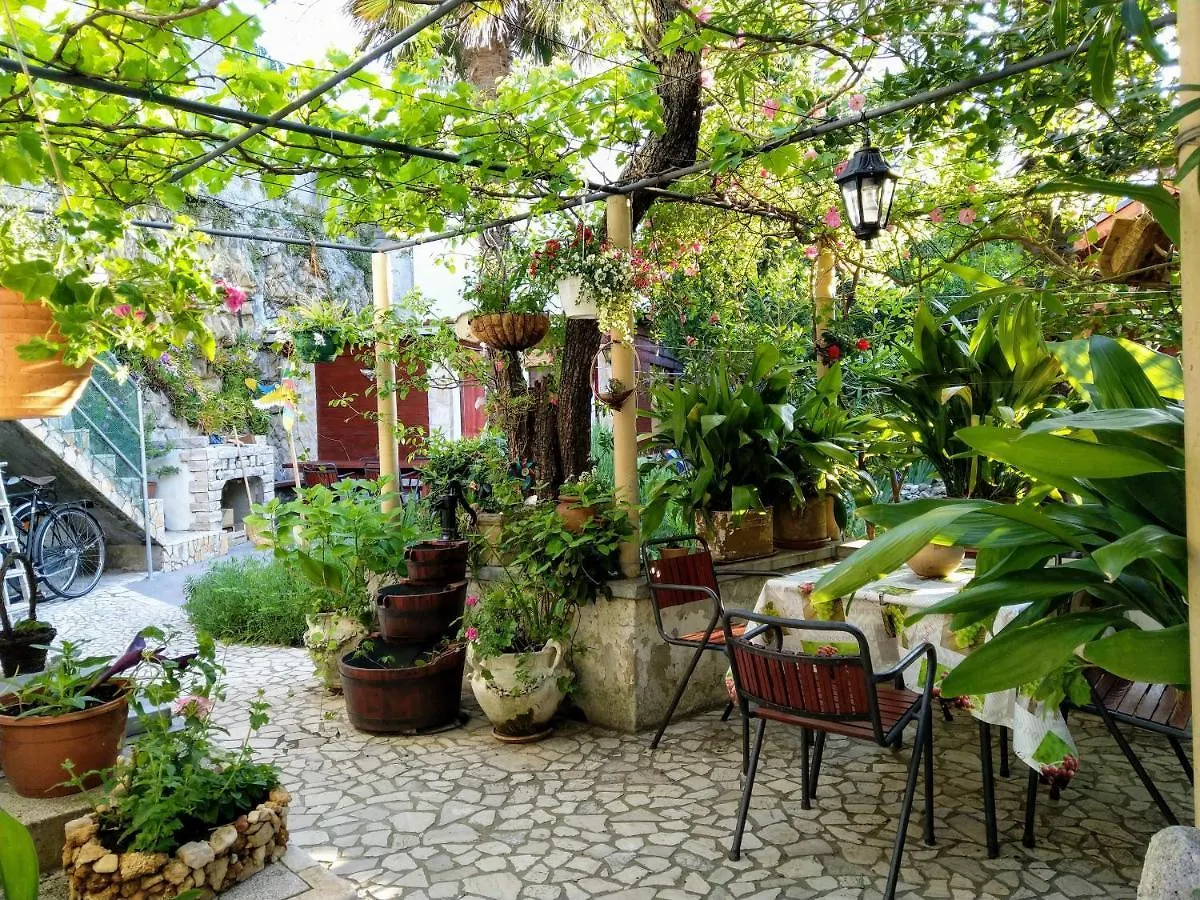 Seaside Villa Katrine Banjol Croatia