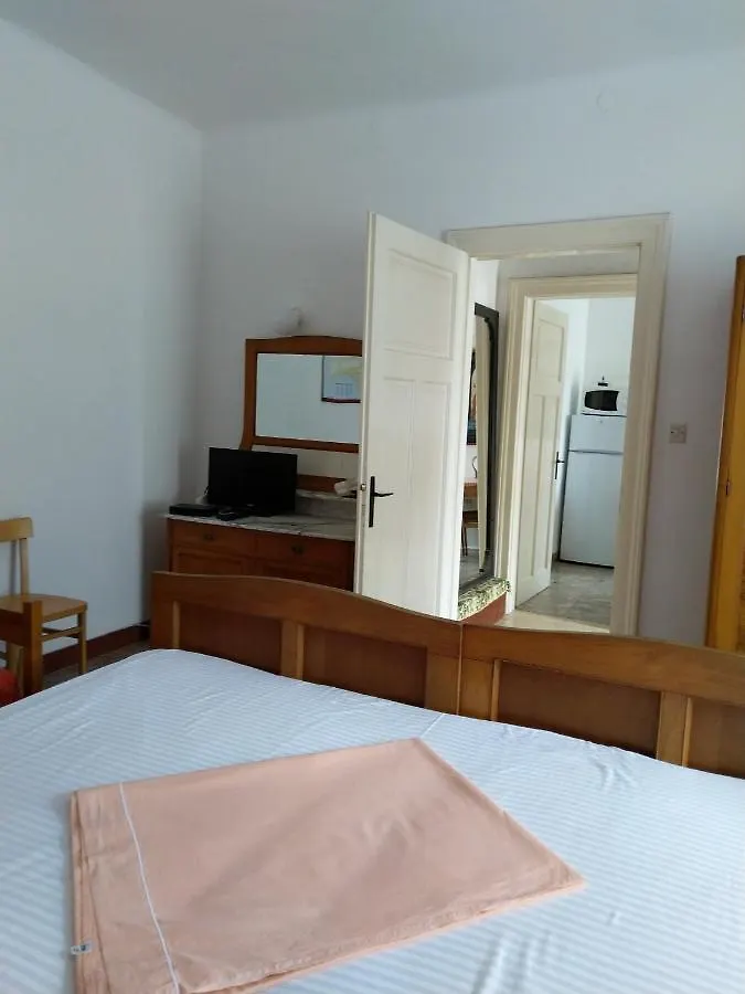 Seaside Villa Katrine Banjol Apartment
